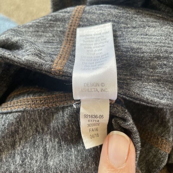 Athleta Revelation Capri Leggings SIZE XS Charcoal Gray Brown Striped Stitching - Picture 9 of 9